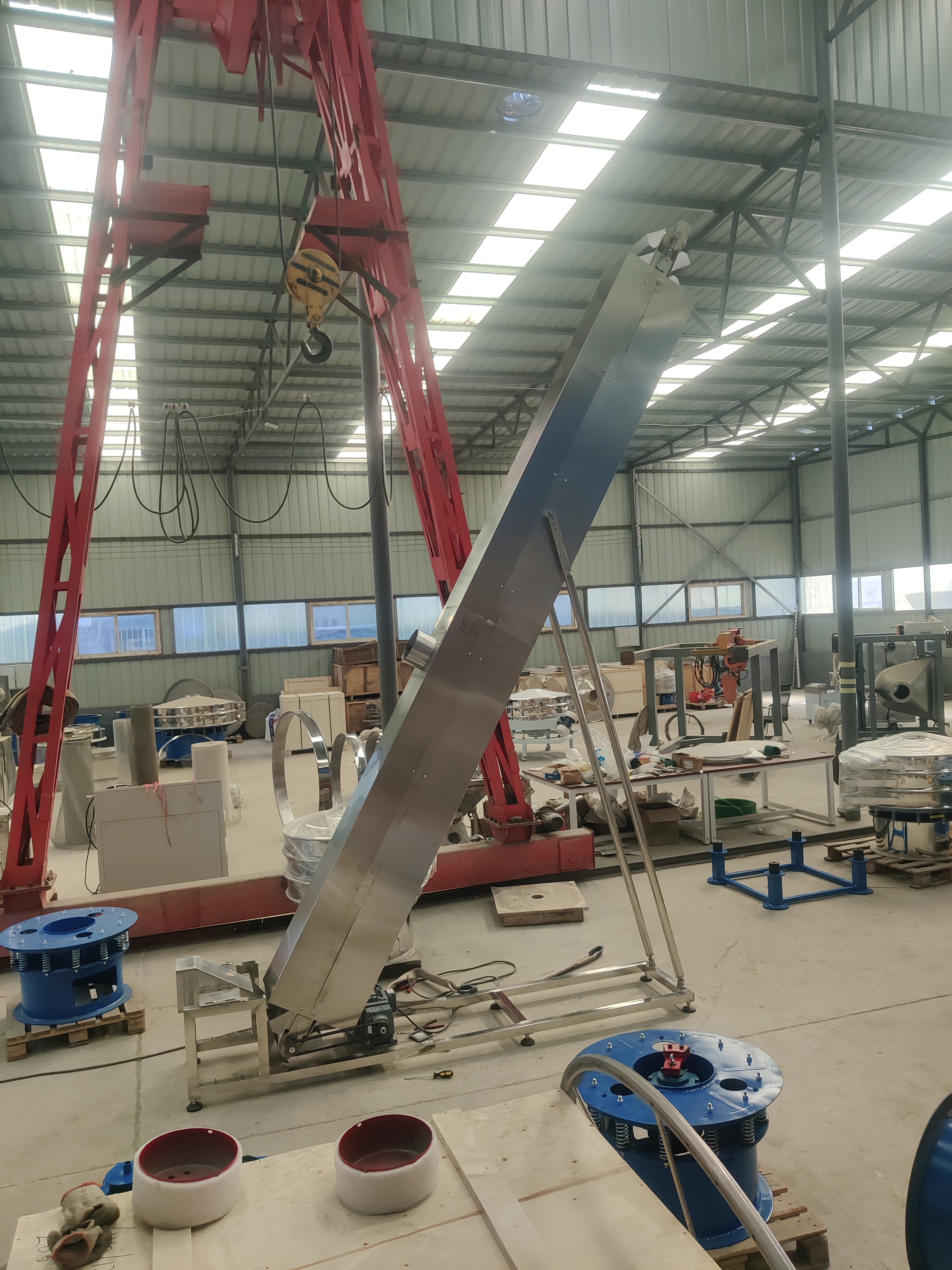 斗式提升機(jī)特點(diǎn)和原理簡(jiǎn)述