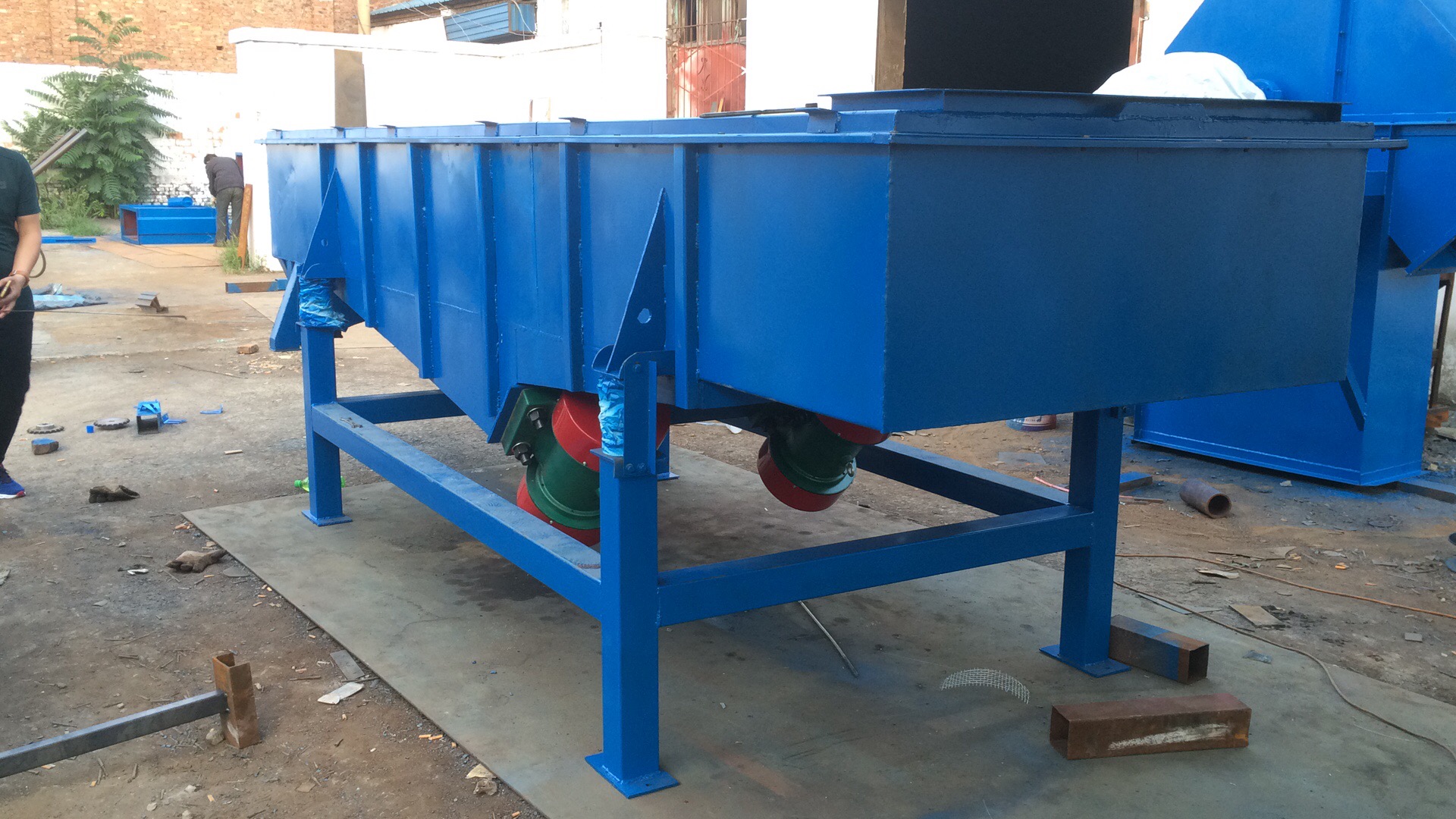 高頻電磁振網(wǎng)篩的使用注意哪些事項(xiàng)？