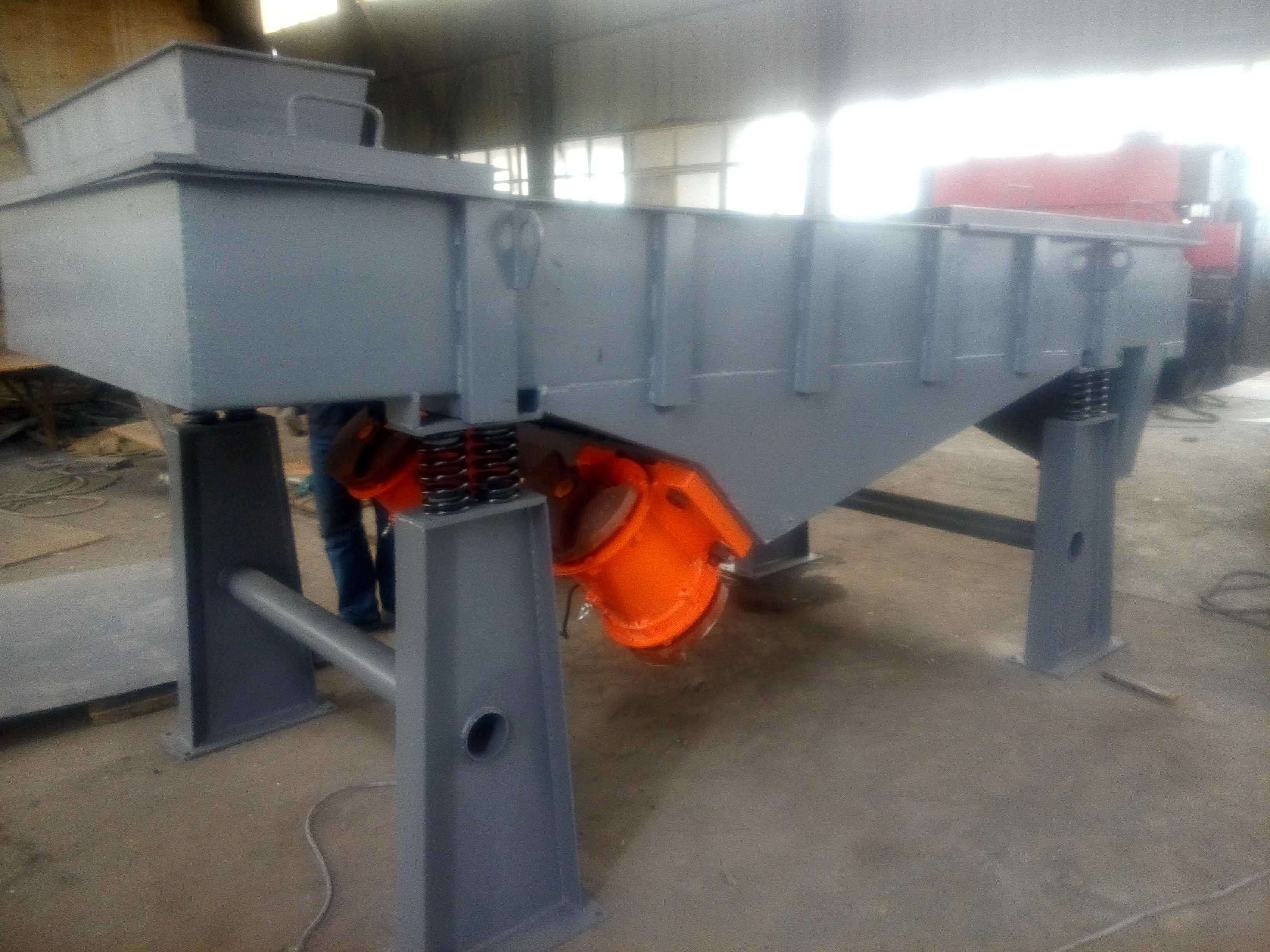 振動篩使用過程中的五大技巧及七大保養(yǎng)法則(振動篩操作及注意事項)